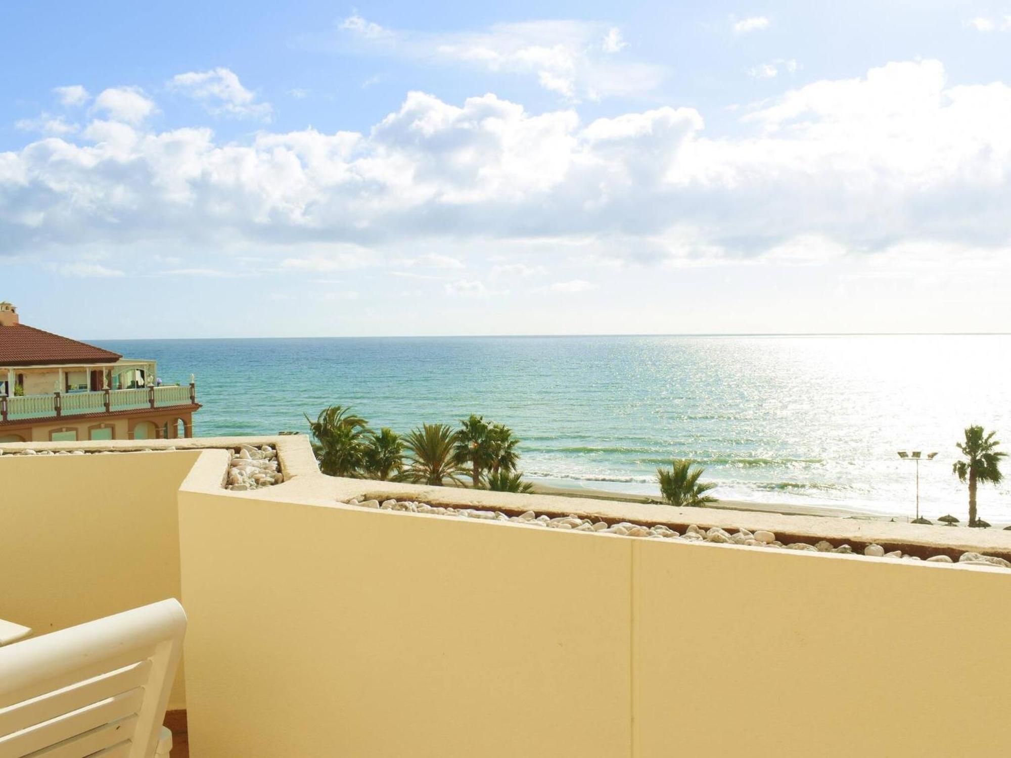 Magnifico Atico Frente Al Mar En Ricon De La Victoria Apartment Rincón de la Victoria Exterior photo